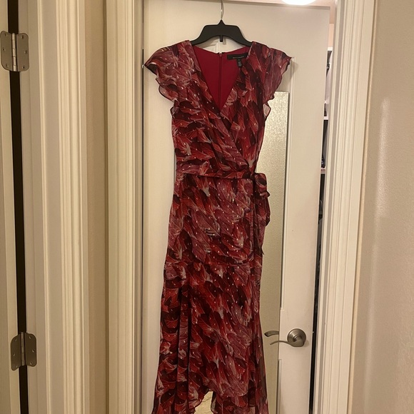 NWT.  FEMININE DRESS IN PINKS FROM LIGHT TO FUSHIA TO BURGUNDY. - Picture 1 of 5
